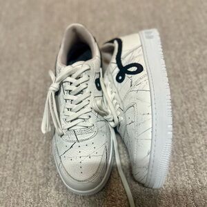 John Geiger - brand new - size 7
